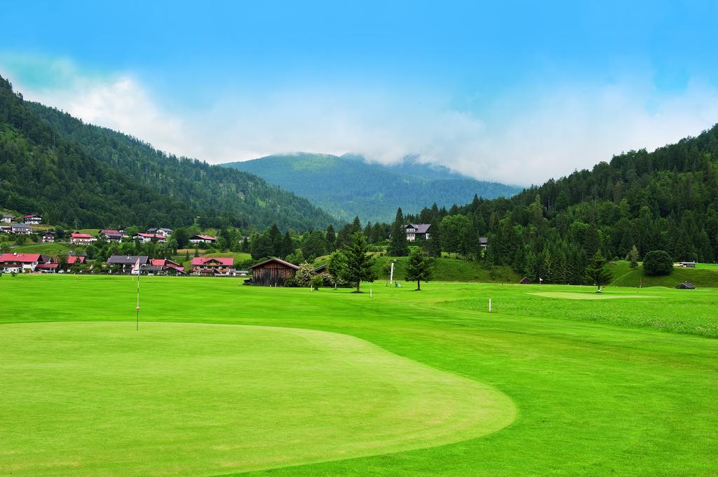 Parkhotel Wallgau 4 Sterne Superior Alpenjuwel Mit Spa Genuss, Golf & Wellness In Der Karwendel-Region Tradition Trifft Eleganz Im Stilvollen Rueckzugsort Exterior foto