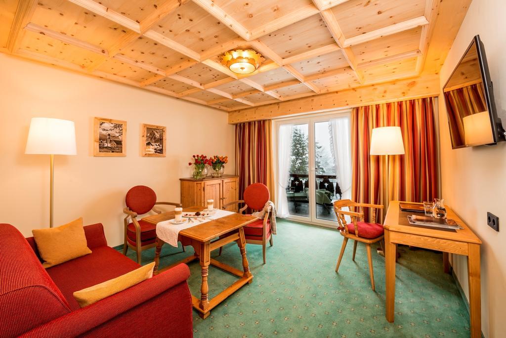 Parkhotel Wallgau 4 Sterne Superior Alpenjuwel Mit Spa Genuss, Golf & Wellness In Der Karwendel-Region Tradition Trifft Eleganz Im Stilvollen Rueckzugsort Exterior foto